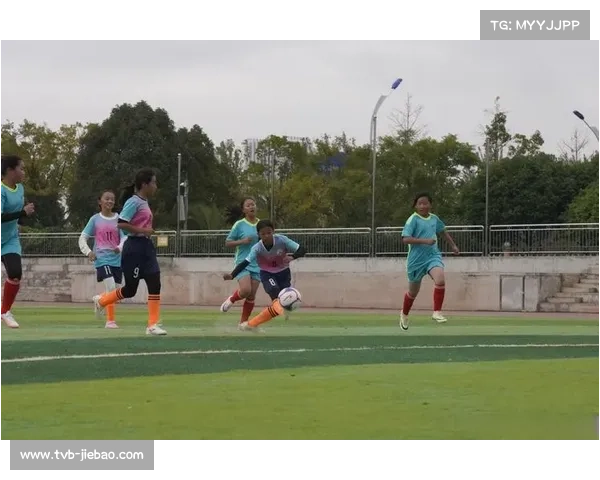 校园足球赛推动校际交流，“友谊第一比赛第二”精神获赞誉